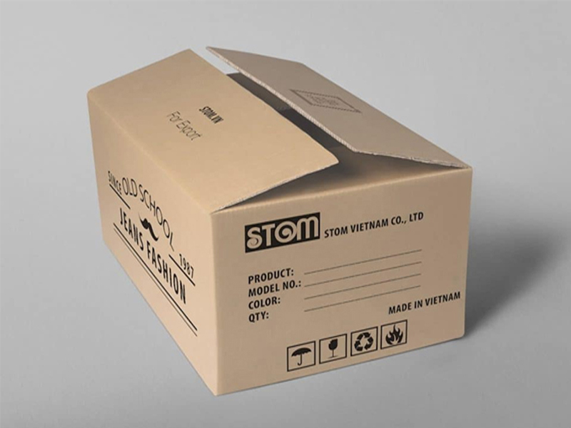 Các thông tin chi tiết về sản phẩm được in ấn trên hộp giấy