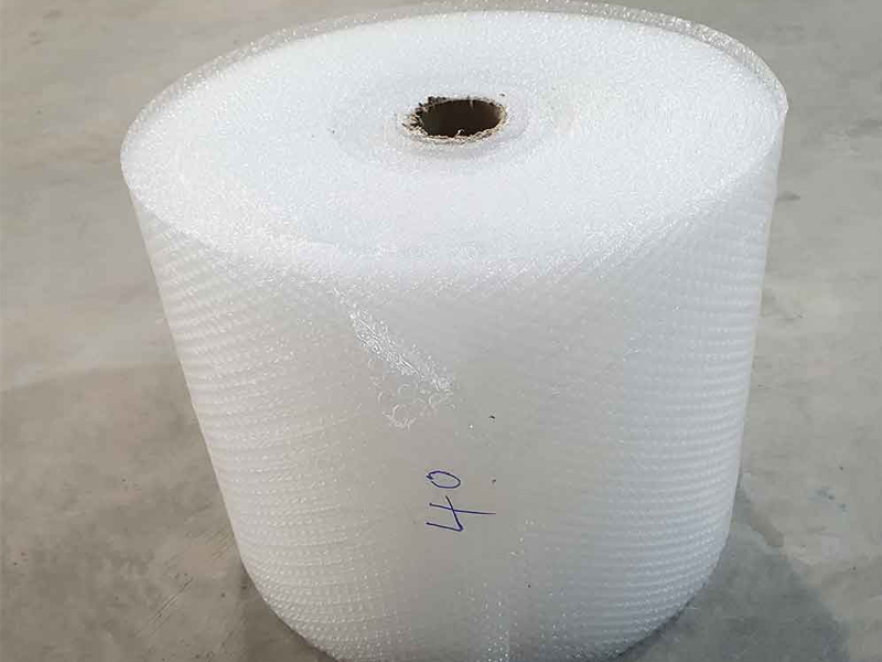 PE là một loại hạt nhựa có cấu trúc tinh thể thay đổi có khả năng chống điện, nước và nhiệt