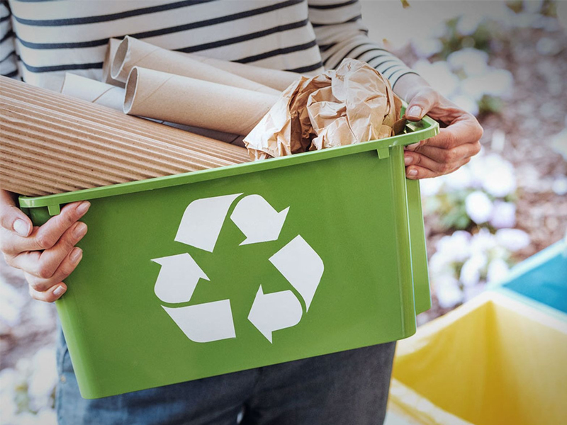 Tái chế giấy là quá trình chuyển đổi giấy đã qua sử dụng thành những nguyên liệu mới để sản xuất giấy mới