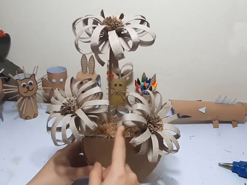 Làm hoa handmade bằng bao bì giấy thực phẩm