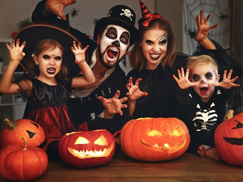 Nguồn gốc Halloween đã phần lớn mất đi ý nghĩa tôn giáo ban đầu, nó được coi là một dịp vui chơi, giải trí hơn