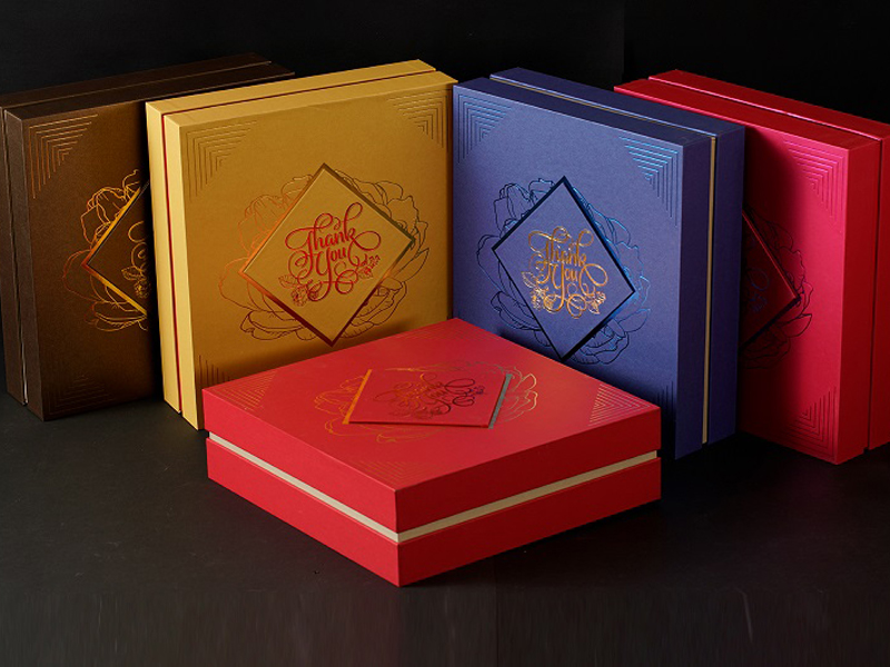 Hộp quà tết được thiết kế theo ý tưởng của khách hàng