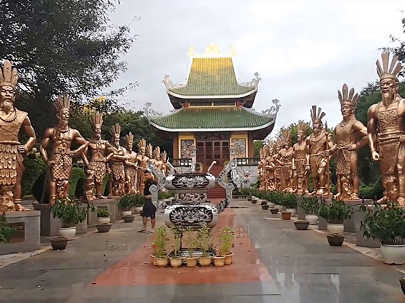 Ngày 10 tháng 3 Âm lịch : Lễ Hội Đền Hùng 11 Hình ảnh 18 vị Vua Hùng tại khu di tích