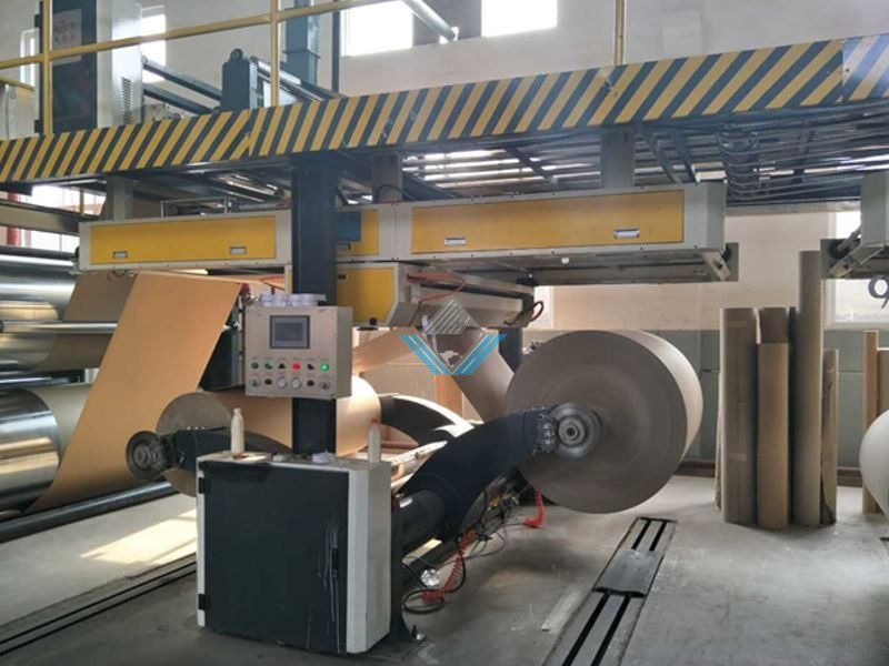 Máy cột dây thùng carton tự động