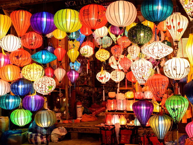 Hành trình ánh sáng: Khám phá 4 lễ hội đèn Trung thu rực rỡ nhất Việt Nam 16 Vào dịp Tết Trung thu, phố cổ Hội An khoác lên mình một diện mạo mới với hàng nghìn chiếc đèn lồng rực rỡ