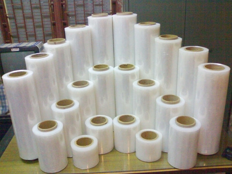 Màng PET là gì? Cấu tạo kỹ thuật và quy trình sản xuất 9 Phân biệt màng PET với các loại màng nhựa khác (PVC, PP, PE)