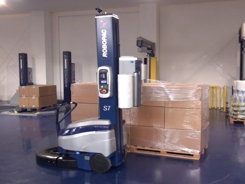 Robot quấn màng tự hành