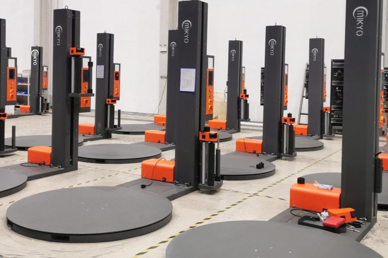 máy quấn màng co pallet